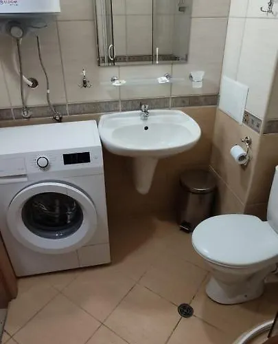 Plaza - - Sunny Appartement *