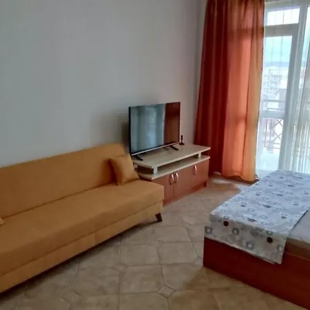 Plaza - - Sunny Apartament *